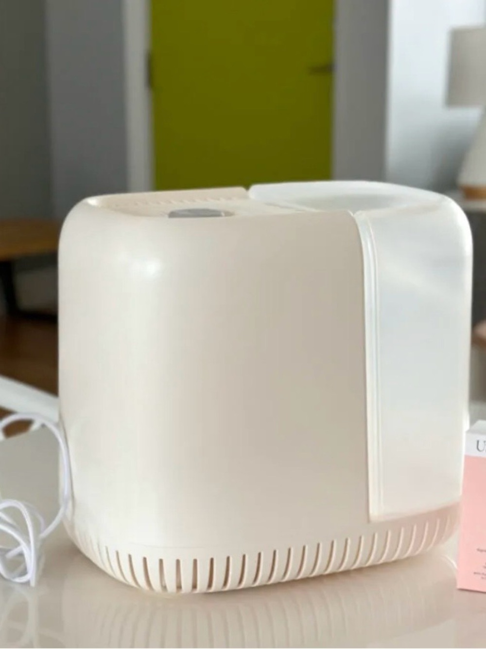 Compact White Ultrasonic Home Humidifier - Quiet Operation